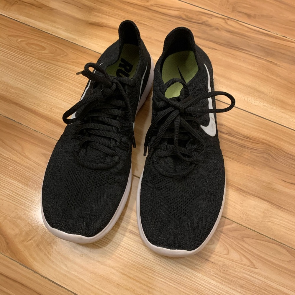Nike flyknit running shoes